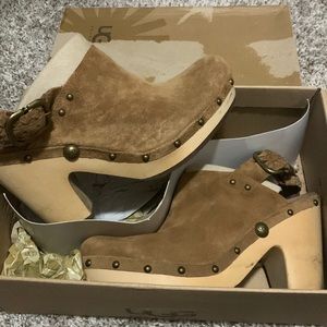 UGG W DAFNI Clogs Size 9